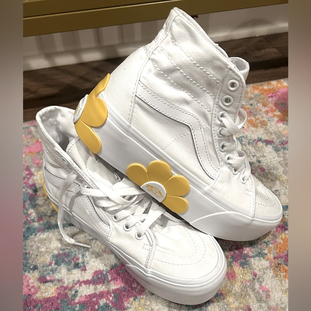 Vans White & Yellow Daisy Sk8-Hi Tapered Stackform Sneakers